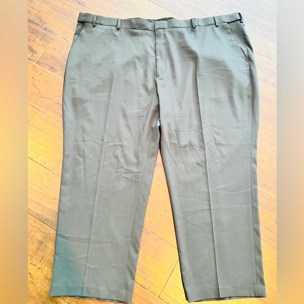 Van Heusen Men Big and Tall Flat Front Stretch Non-Iron Traveler Dress Pants